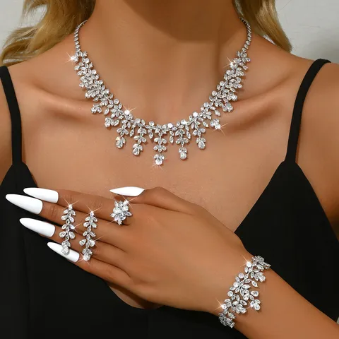 Licht Luxe Blad Kwast Zirkonia Vol Diamant Halsketting Oorbellen Ring Armband Vier Delige Set Bruids Sieraden