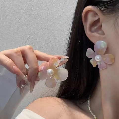 Koreanischer Stil Irisierende Blume Künstliche Perle Ohrstecker Süße Acryl Harz Pfosten Ohrringe Für Damen Modeschmuck