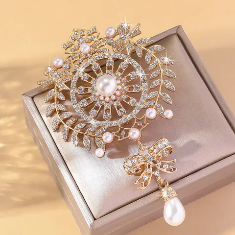 Luxury Alloy Rhinestone Artificial Pearl Butterfly Water Drop Brooch Pin Elegant Vintage Brooch For Women Apparel Jewelry