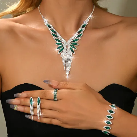 Elegante Set di Gioielli in Lega con Strass e Frange per Donna Lussuoso Set di Collana Orecchini Bracciale Anello per Matrimonio e Banchetto