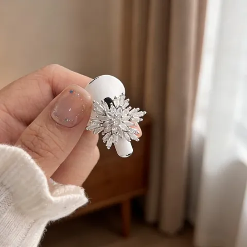 Funkelnde Schneeflocke Zirkonia Drahtlose Kopfhörer Dekoration Ohrclip Galvanisierter Kupfer Schmuck Für Damen Accessoire