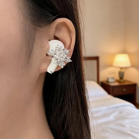 Funkelnde Schneeflocke Zirkonia Drahtlose Kopfhörer Dekoration Ohrclip Galvanisierter Kupfer Schmuck Für Damen Accessoire