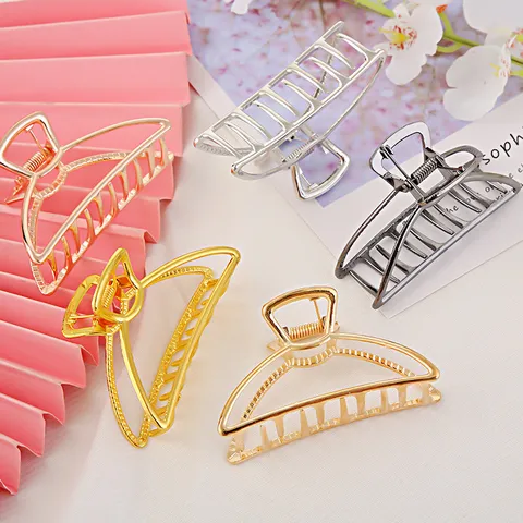 Simple Metal Hair Claw Clips For Women Alloy Crescent Moon Heart Star Shell Non-Slip Hair Catch Barrette Styling Hair Accessories