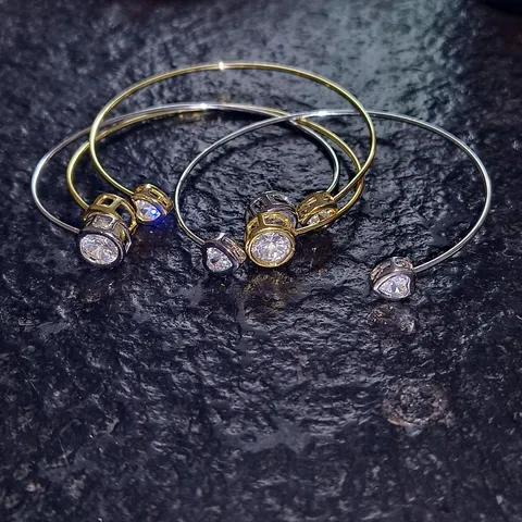 Brazalete Abierto de Acero Inoxidable Minimalista para Mujer Pulsera de Lujo con Strass Corazón Redondo Vintage Chapado en Oro Plata