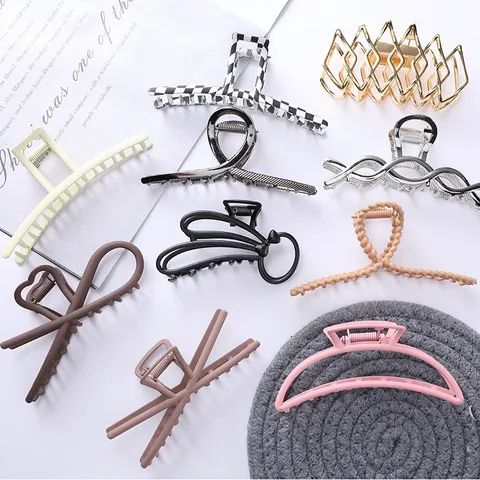 Korean Style Metal Hair Claw Clip Sweet Rabbit Geometric Bowknot Painted Finish Non Slip Jaw Clip Hair Accessories For Women