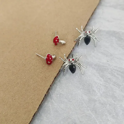 Conjunto de Pendientes de Botón de Moda Aleación Strass Araña Seta Flor Corazón Delfín Geométrico Joyería Regalo para Mujeres