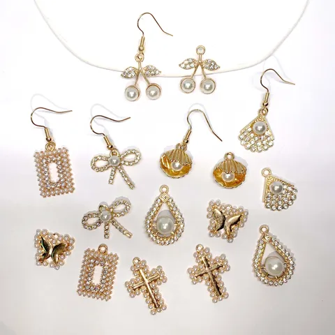 Legierung Künstliche Perle Strass Charms Für Schmuckherstellung DIY Halsketten Ohrringe Schleife Schmetterling Kreuz Kirsche Muschel Anhänger Zubehör