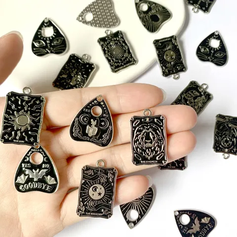 Ciondoli In Lega Di Smalto Per Carte Dei Tarocchi Gotici Vintage Per La Creazione Di Collane Orecchini Portachiavi Fai Da Te Pendenti Per Gioielli Planchette Occulti Scuri