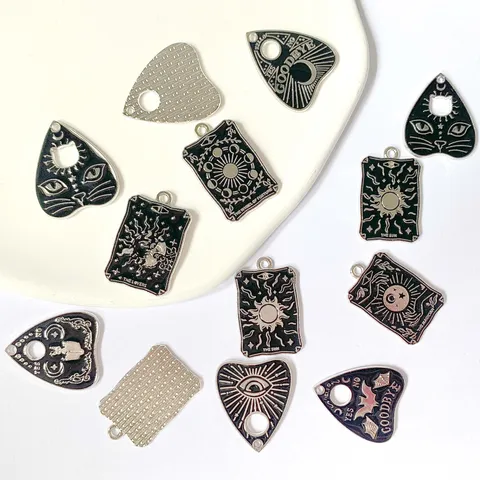 Ciondoli In Lega Di Smalto Per Carte Dei Tarocchi Gotici Vintage Per La Creazione Di Collane Orecchini Portachiavi Fai Da Te Pendenti Per Gioielli Planchette Occulti Scuri