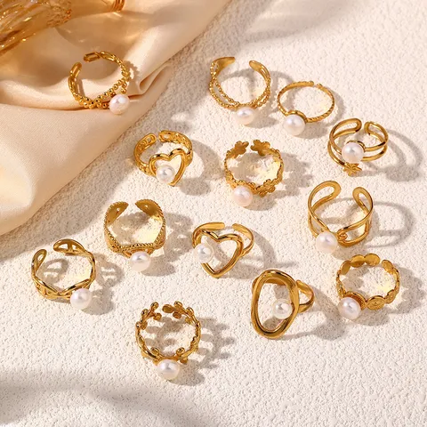 Anello Aperto in Acciaio Inossidabile con Fiore Irregolare e Perla Artificiale Placcato Oro 18K Regolabile Gioielli da Donna