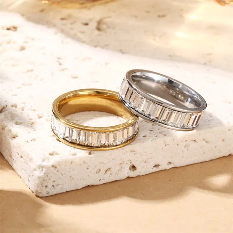 Anello in Acciaio Inossidabile 304 con Zirconia Baguette Quadrata Intarsiata per Uomo Donna INS Minimalista Fedina Sovrapponibile Gioielli da Mano alla Moda