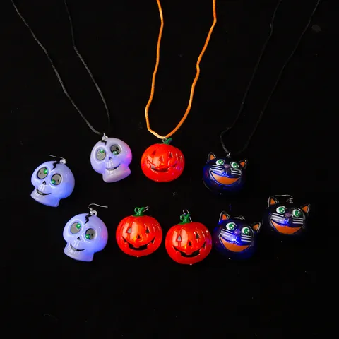 LED Leuchtend Halloween Kürbis Totenkopf Katze Anhänger Halskette Ohrringe Set Kunststoff Legierung Party Schmuck Für Kinder Festival