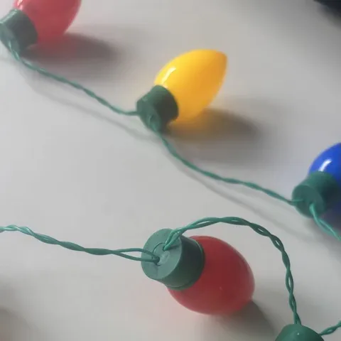 Christmas Glowing LED Bulb Necklace Colorful Plastic Light Up Pendant Necklaces For Holiday Party Night Decorations Unisex Gift Jewelry