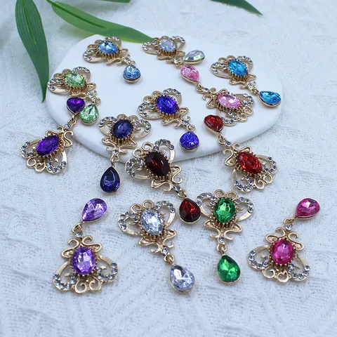 Aleación de Cinc Chapado en Oro Strass Ovale Acrílico Colgante Flor Bandeja Accesorios DIY para Joyería