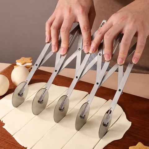 Tagliapizza a Rullo in Acciaio Inossidabile Tagliapasta Estensibile a Ruote Multiple Utensile da Cucina