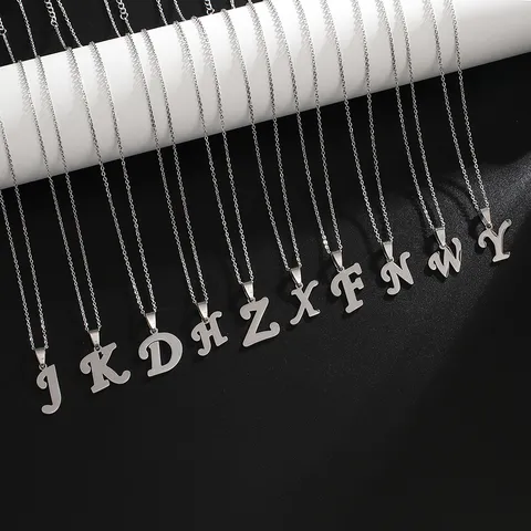 Collana con Ciondolo a Lettera Iniziale in Acciaio Inossidabile Minimalista 26 Alfabeto Catena per Donne