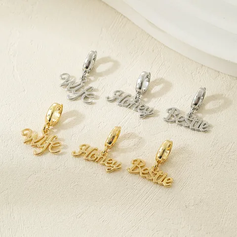 Ciondoli con Parole per Creazione Gioielli DIY Rame Placcato Oro Argento Charms Lettere per Collane Braccialetti Mommy Bestie Honey Wife Accessorio Gioielli
