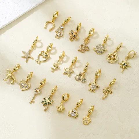 18K Gold Plated Copper Rhinestone Flower Starfish Astronaut Pendant Charms For DIY Necklace Bracelet Jewelry Making Accessories