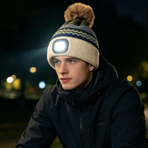 Unisex Inverno Caldo Maglia Beanie Cappello LED Ricaricabile Faro Pom Pom Onda Striscia Cuff Cappello Esterno Notte Illuminazione Berretto