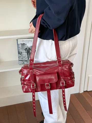 Women PU Leather Motorcycle Shoulder Bag Punk Rivet Underarm Bag Retro Casual Large Capacity Tote Handbag
