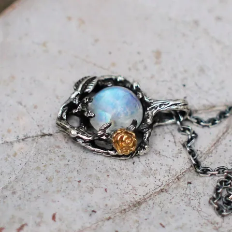 Vintage Metall Mondstein Rose Blume Anhänger Halskette Zweifarbig Blatt Zweig Schmuck Für Damen Ethnischen Stil Tägliche Dekoration Geschenk