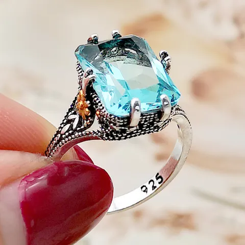 Vintage Two Tone Flower Ring For Women Retro 925 Silver Plated Square Sea Blue Rhinestone Engagement Band Jewelry