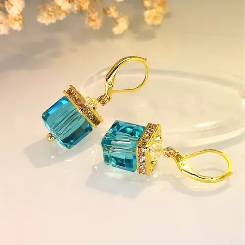 Pendientes Colgantes de Strass Cuadrados Geométricos Vintage Francés para Mujer Pendientes de Gancho de Cristal De Color Incrustados de Metal Minimalista