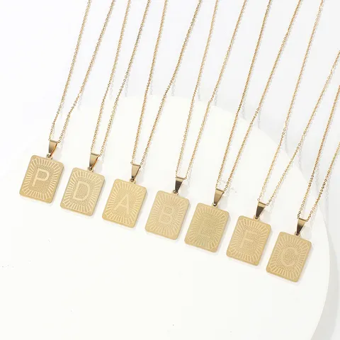 Collana con Pendente a Lettera dell'Alfabeto in Acciaio Inossidabile Ciondolo Rettangolare Inciso con Iniziale A-Z Strass Hip Hop Gioielli Unisex