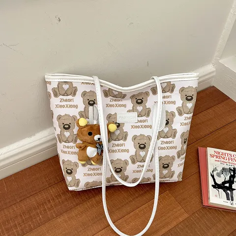 Sac Cabas Imprimé Ours Mignon pour Femmes Grande Capacité Imperméable en Cuir PU Trousse de Maquillage Sac à Main Avec Pendentif Dessin Animé Trousse de Toilette de Voyage