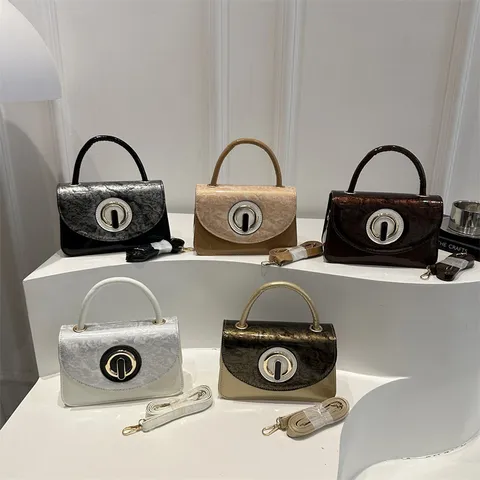 Summer New Fashion Niche Underarm Bag Chic Letter Printed PU Shoulder Bag Commuter Handbag For Women Street Trend Purse