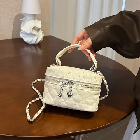 Mini Sac Boîte Matelassé pour Femmes Mode Luxe Style Designer Chaîne Sac Bandoulière Avec Pendentif Coeur Élégant Sac à Main