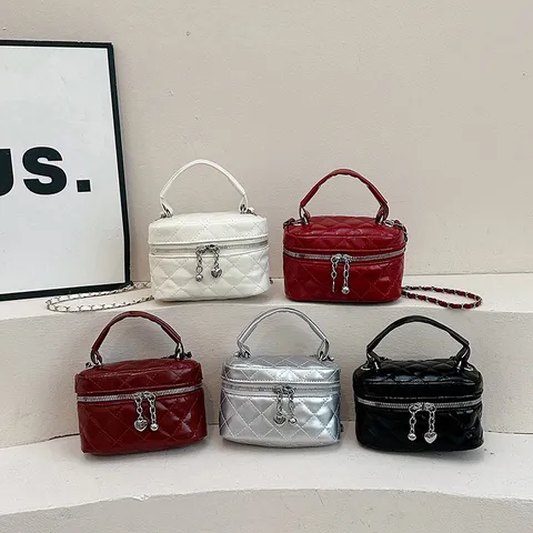 Mini Sac Boîte Matelassé pour Femmes Mode Luxe Style Designer Chaîne Sac Bandoulière Avec Pendentif Coeur Élégant Sac à Main
