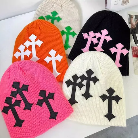 Unisex Winter Warm Knit Beanie Hat Patch de Croix Brodé Hip Hop Streetwear Skull Cap Casual Slouchy Watch Cap