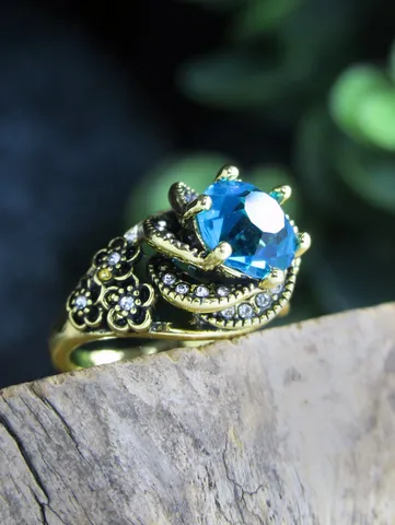 Vintage Antique Style Rose Flower Blue Topaz Ring Gold Plated Rhinestone Statement Ring Wedding Jewelry For Women
