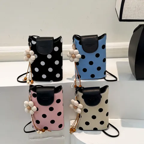 Sac Bandoulière pour Femmes en Cuir PU À Pois Bloc de Couleur Minimaliste Urbain Pendentif Fleur Fermoir Magnétique Pochette de Téléphone