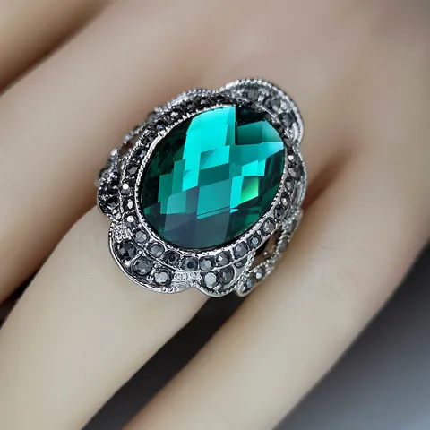 Vintage Overdreven Smaragd Kristal Strass Ring Voor Vrouwen Retro Hol Gesneden Legering Statement Vingerring Sieraden Cadeau