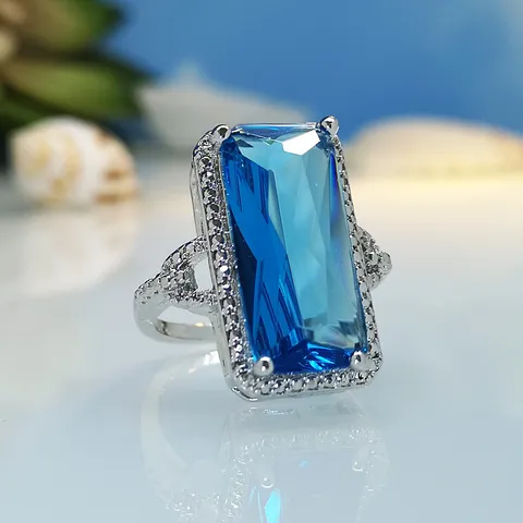Luxury Sea Blue Emerald Cut Faux Topaz Ring For Women Pave Rhinestone Fashion Rectangle Ring Jewelry Everyday Banquet Party Accessories