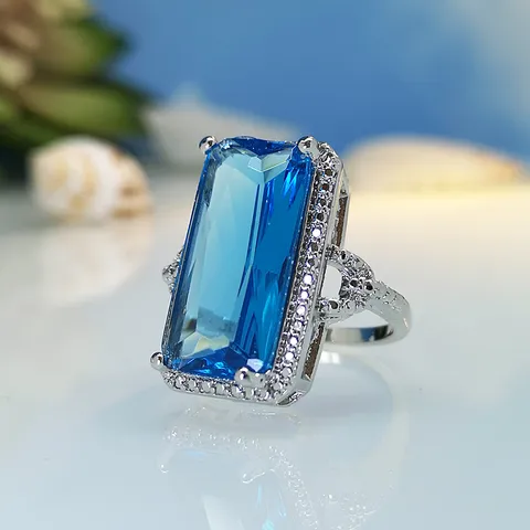 Luxury Sea Blue Emerald Cut Faux Topaz Ring For Women Pave Rhinestone Fashion Rectangle Ring Jewelry Everyday Banquet Party Accessories