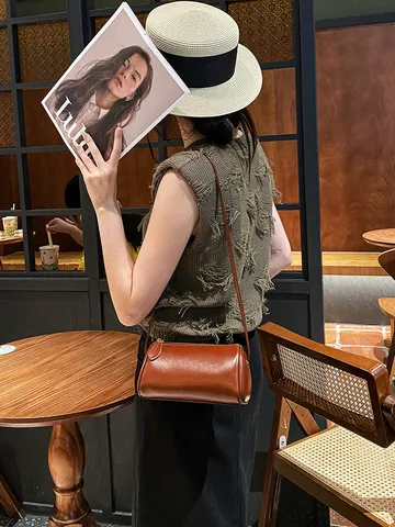 Sac Bandoulière en Cuir Véritable pour Femmes Mode Petit Sac Oreiller Rétro Casual Sac Messager d'Épaule Assortiment Quotidien