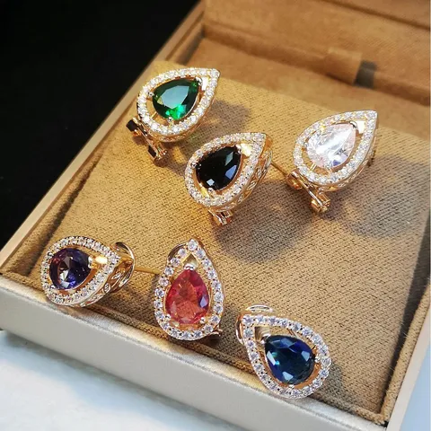 Orecchini a Bottone in Zirconia a Goccia d'Acqua da Donna Leggeri di Lusso in Rame Galvanizzato Gioielli Classici
