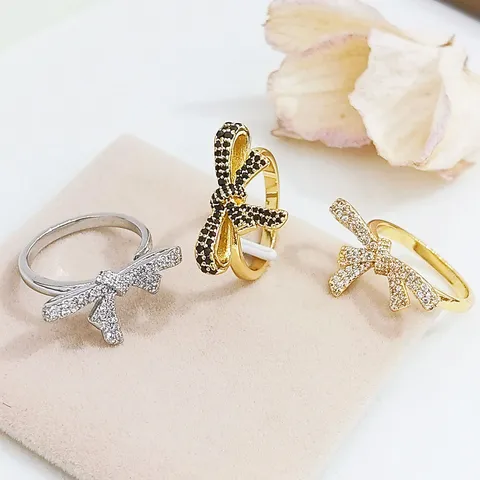 Bague Nœud Papillon en Cuivre de Mode Incrusté de Zirconia Luxe Léger Classique Femmes Bijoux de Doigt pour Dames