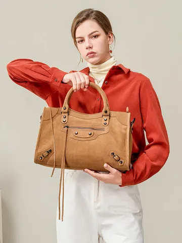 Femmes Cuir Véritable Sac Moto Urbain Minimaliste Grande Capacité Sac à Bandoulière Sac à Main Cuir Suédé Rivet Glands Cartable