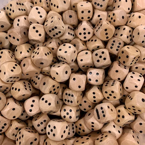 Natürlicher Massivholz-Würfel Abgerundete Ecken Holz-Würfel Für Brettspiele Tischunterhaltung Zubehör Kinder Erwachsene