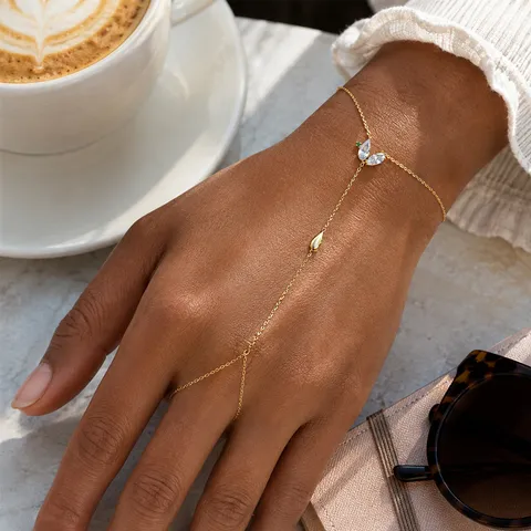 Minimalist Copper Rhinestone Leaf Hand Chain Bracelet Elegant Gold Silver Plated Finger Attached Slave Chain Back of Hand Harness For Women Party Jewelry Gift