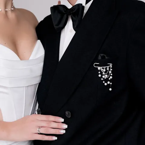 Elegante Spilla a Spilla da Balia in Lega con Perla Artificiale e Nappa Linea Geometrica Catena Pendente Spilla per Abito Vestito da Sera Matrimonio Banchetto Accessori Donna Gioielli