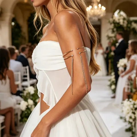 Bracciale da Braccio in Rame con Nappine di Strass Semplice Lusso Aperto Regolabile per Donna Gioielli da Sposa Matrimonio