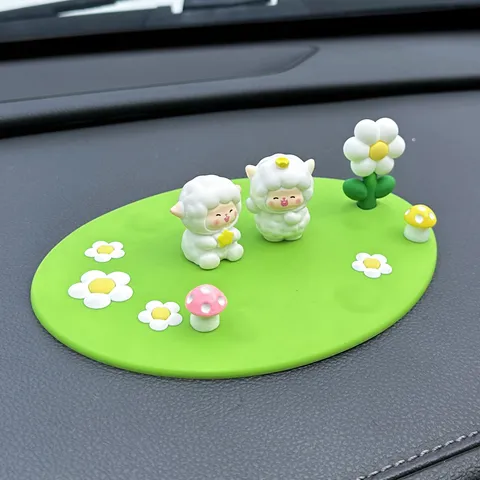Creative Cute Daisy Four-Leaf Clover Flower Mat Car Dashboard Anti-Slip Mat Desktop Ornament Resin Craft