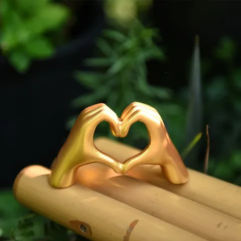 Nordisch Minimalistisch Harz Herz Geste Statue Figur Gold Schwarz Weiß Tischdekoration Valentinstag Geschenk Heimdekoration