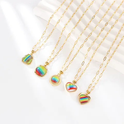 Collana con Pendente a Cuore Tondo in Acetato Arcobaleno con Catena a Graffetta in Acciaio Inossidabile per Donna Gioielli