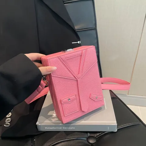 Sac Bandoulière en Cuir PU Design Créatif Costume Cravate Mode Femmes Petit Sac Carré pour Voyage Décontracté Pochette